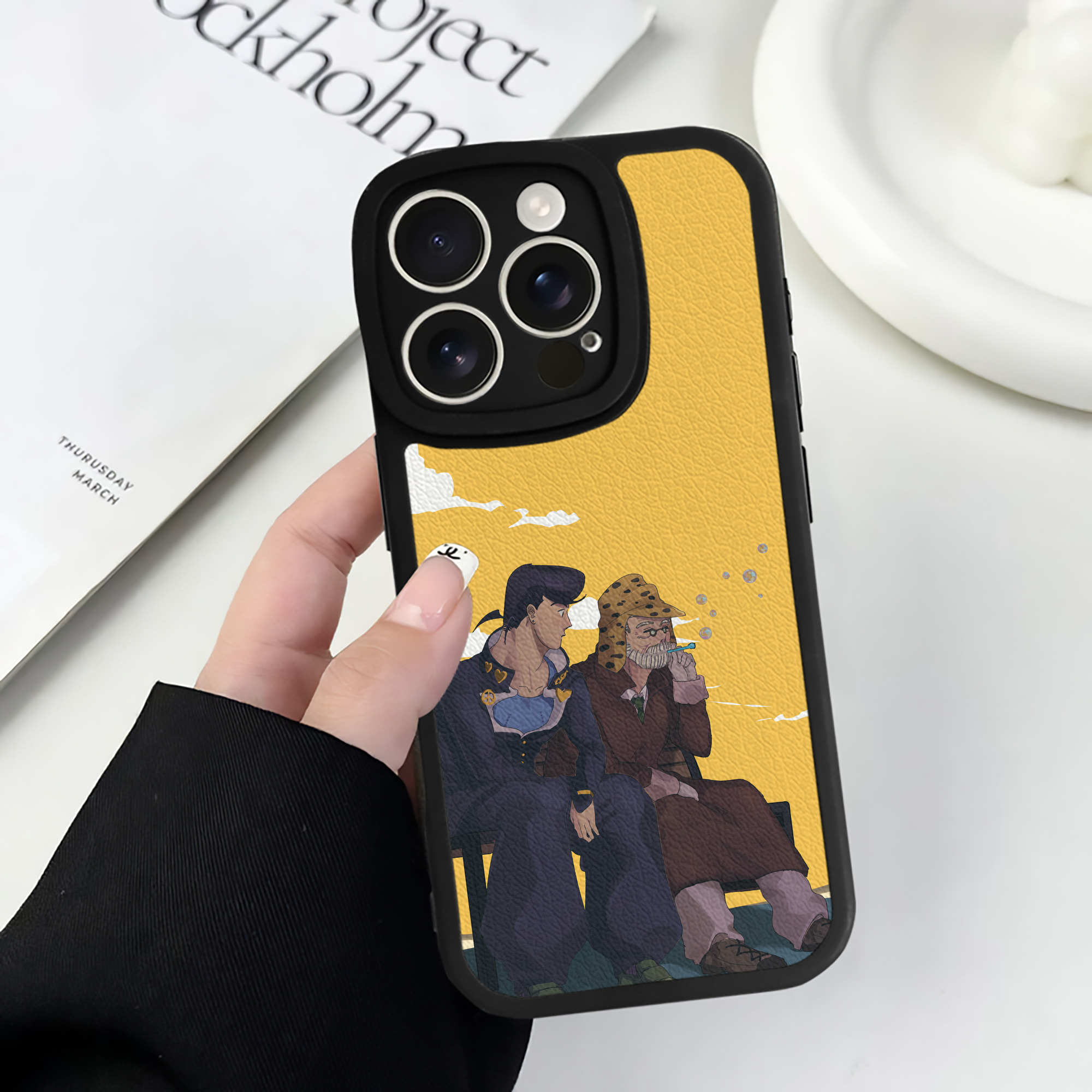（画像用） ジョジョの奇妙な冒険 JoJo's Bizarre Adventure 【iPhone 16シリーズ対応】シリコンスマホケース（レザー調） 材質：シリコン